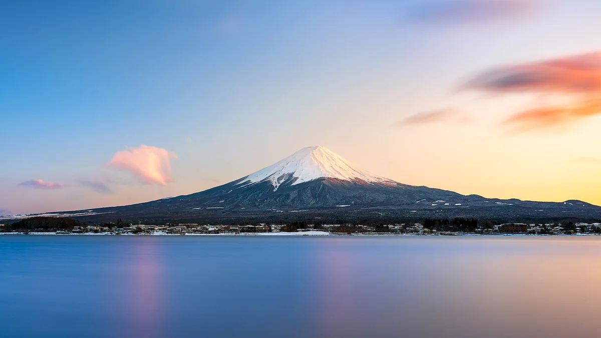 Il Monte Fuji è un vulcano attivo? Storia, rischio e guida alla salita