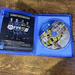 Fifa 2017 Per Playstation 4 contenuto confezione